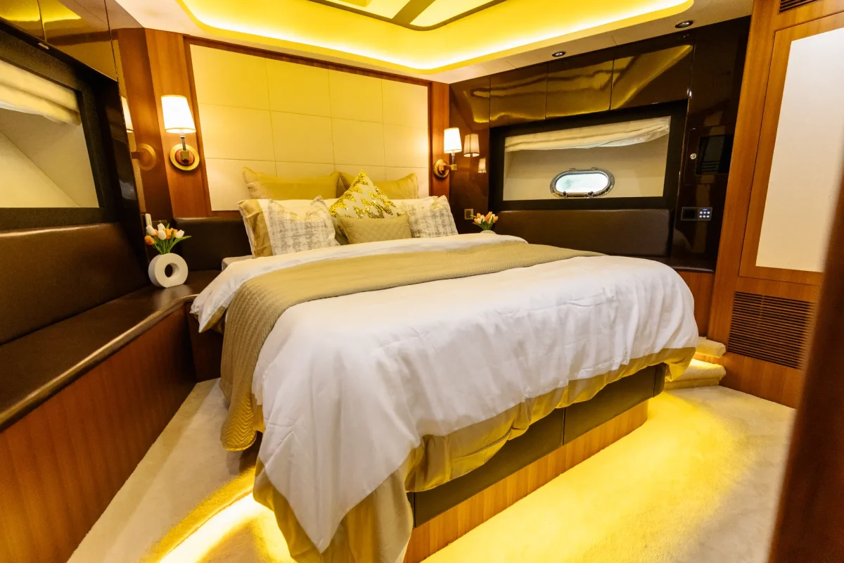 Caliente Yacht Dubai (14)