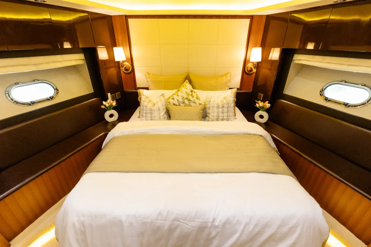 Caliente Yacht Dubai (15)