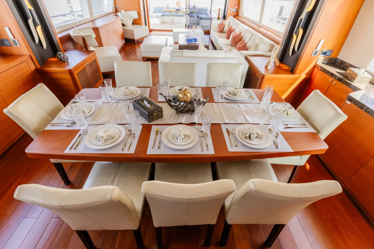 Caliente Yacht Dubai (16)