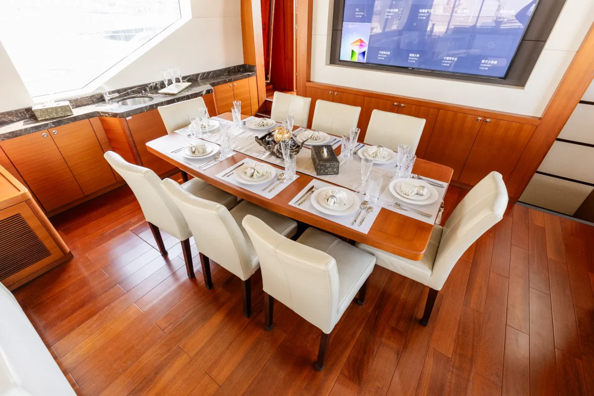 Caliente Yacht Dubai (17)