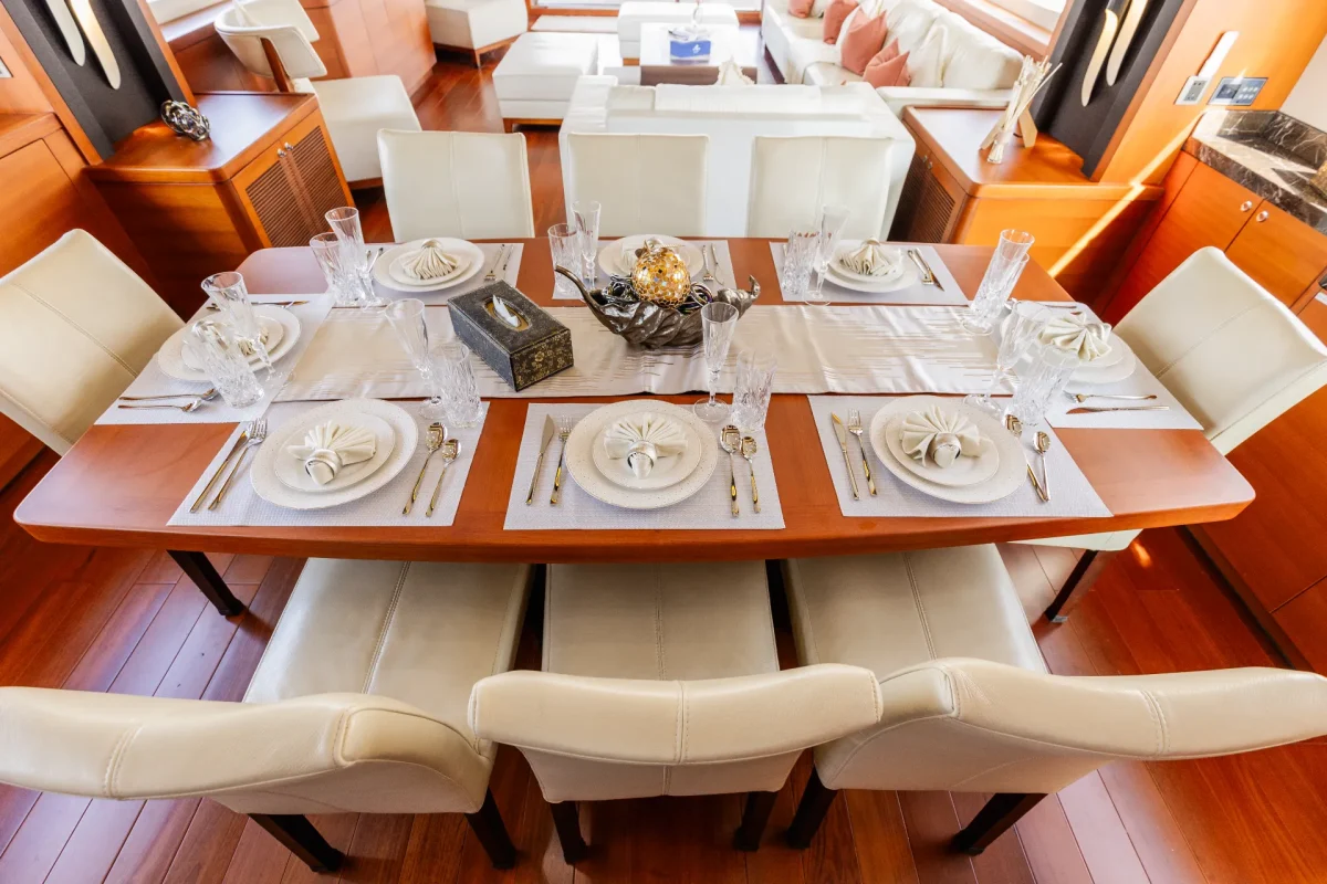 Caliente Yacht Dubai (18)