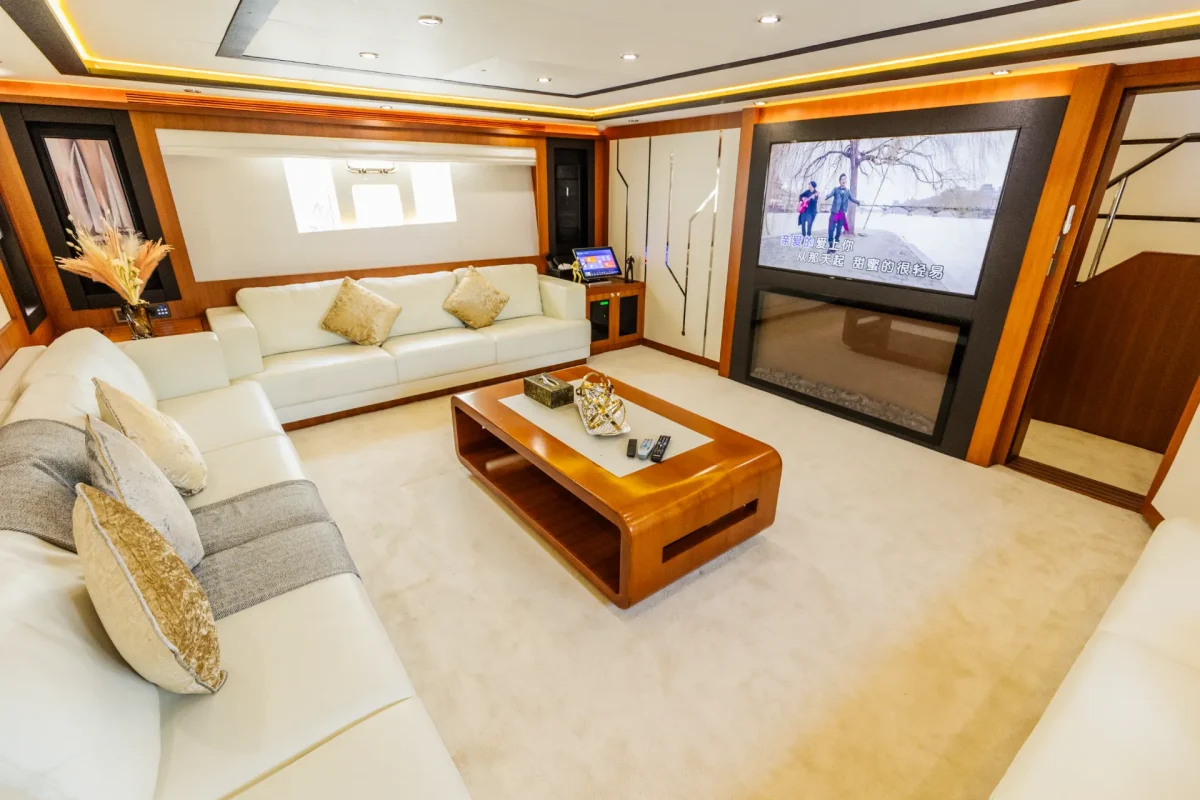 Caliente Yacht Dubai (19)