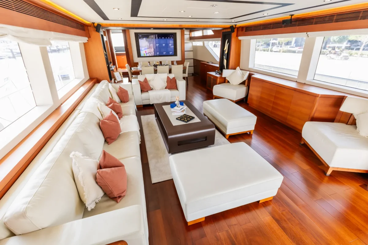 Caliente Yacht Dubai (22)