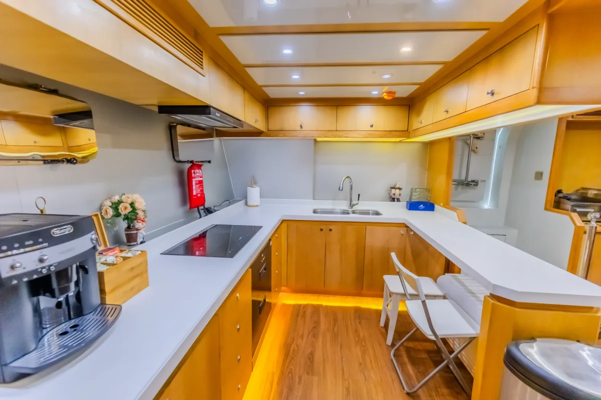 Kona Yacht Dubai (14)