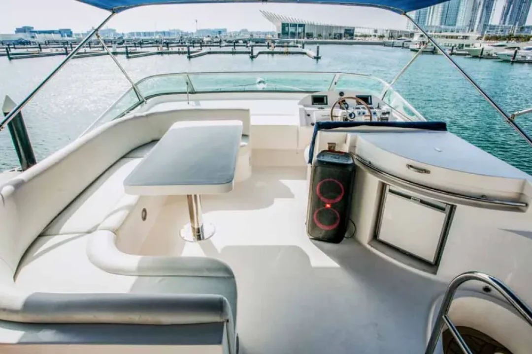 Lagoona 56 Yacht Rental in Dubai (6)