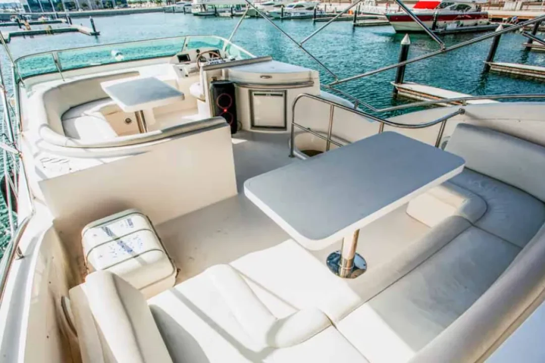 Lagoona 56 Yacht Rental in Dubai (8)